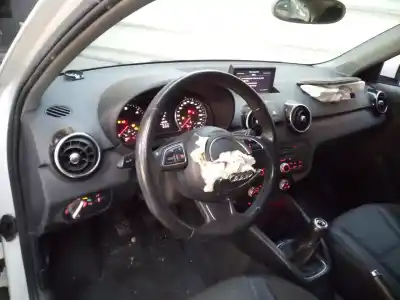 Здавання транспортного засобу audi a1 (8x) attraction року 2013 потужний cayb