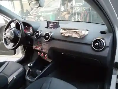 Здавання транспортного засобу audi a1 (8x) attraction року 2013 потужний cayb