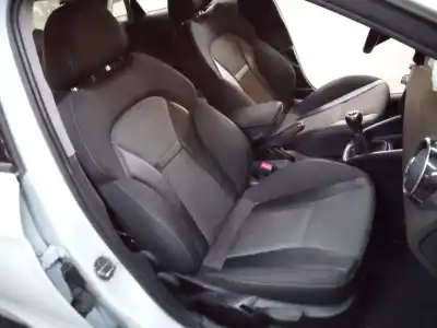 Здавання транспортного засобу audi a1 (8x) attraction року 2013 потужний cayb