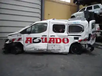 Veículo de Sucata toyota proace verso compact family do ano 2022 alimentado yh01