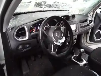 Vehicul casat jeep renegade longitude fwd al anului 2017 alimentat ejk