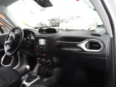 Vehicul casat jeep renegade longitude fwd al anului 2017 alimentat ejk