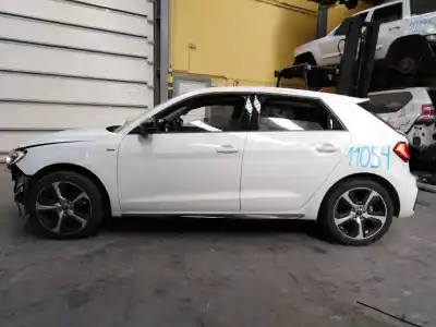Veículo de Sucata audi a1 sportback (gba) 30 tfsi s line do ano 2022 alimentado dlaa