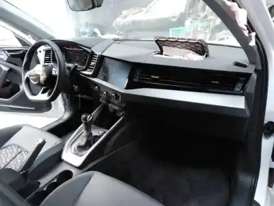 Veículo de Sucata audi a1 sportback (gba) 30 tfsi s line do ano 2022 alimentado dlaa