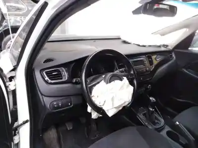 Veículo de Sucata kia carens ( ) drive do ano 2014 alimentado d4fd