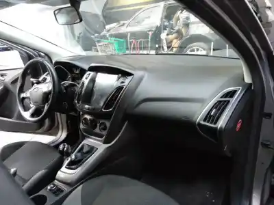 Vehicul casat ford focus turn. (cb8) titanium al anului 2011 alimentat t1da