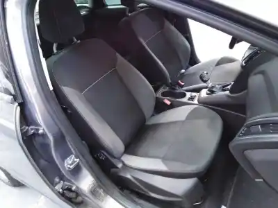 Vehicul casat ford focus turn. (cb8) titanium al anului 2011 alimentat t1da