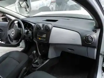 Veículo de Sucata dacia sandero ambiance do ano 2014 alimentado d4f732