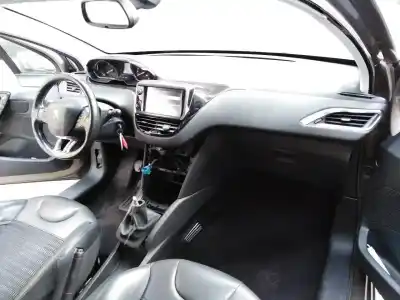 Veicolo di demolizione peugeot 208 active dell'anno 2013 alimentato 9hp