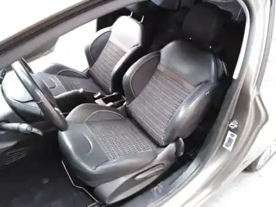 Veicolo di demolizione peugeot 208 active dell'anno 2013 alimentato 9hp