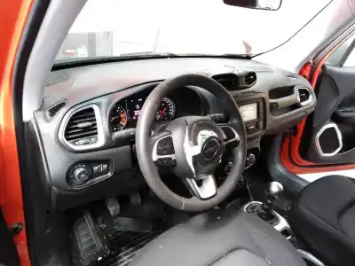 Veículo de Sucata jeep renegade sport 4x2 do ano 2017 alimentado ejj