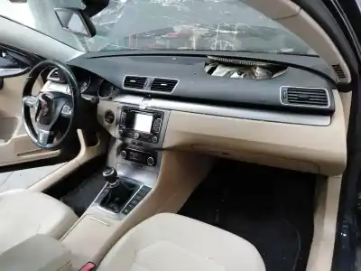 Veicolo di demolizione volkswagen passat variant (365) exclusive bluemotion dell'anno 2011 alimentato cffb