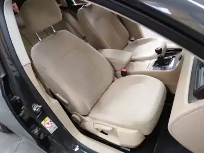 Veicolo di demolizione volkswagen passat variant (365) exclusive bluemotion dell'anno 2011 alimentato cffb