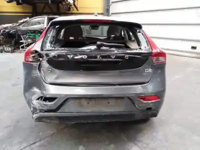 Veicolo di demolizione volvo v40 momentum dell'anno 2016 alimentato d4204t8