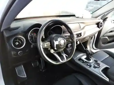 Veículo de Sucata alfa romeo stelvio (630) executive 4wd do ano 2021 alimentado 46346359