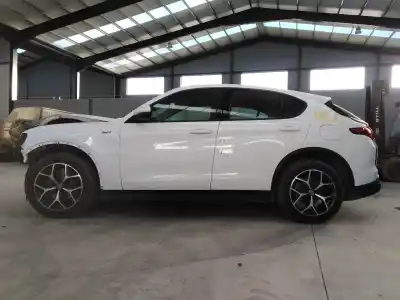 Veículo de Sucata alfa romeo stelvio (630) executive 4wd do ano 2021 alimentado 46346359