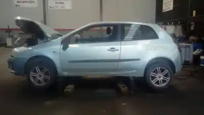 Veicolo di demolizione fiat stilo multi wagon (192) 1.9 jtd 140 dynamic multijet dell'anno 2004 alimentato 192a5000