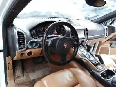 Здавання транспортного засобу porsche cayenne (typ 92aa) diesel року 2012 потужний crca