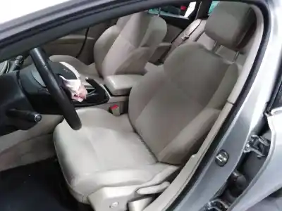 Véhicule à la ferraille peugeot 508 sw active de l'année 2013 alimenté rhf