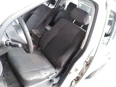 Здавання транспортного засобу nissan navara pick-up (d40m) doble cab fe 4x4 року 2013 потужний yd25ddti
