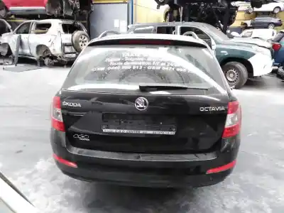 Veicolo di demolizione skoda octavia combi (5e5) active dell'anno 2015 alimentato cxxa