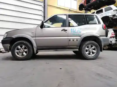 Véhicule à la ferraille nissan                                             terrano/terrano.ii (r20)                                                                                                                                                                                                                                   lx                                                                                                                                                                                                                                                         de l'année 2000 alimenté td27t