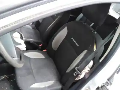 Veículo de Sucata dacia sandero stepway do ano 2016 alimentado h4b408