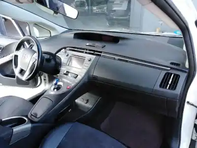 Sloopvoertuig toyota prius (nhw30) plug-in hybrid advance van het jaar 2014 aangedreven 2zrfxe