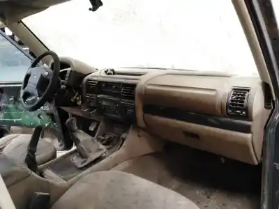 Véhicule à la ferraille land rover discovery (lt) td5 de l'année 1999 alimenté 15p
