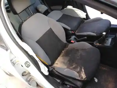 Veicolo di demolizione citroen c3 collection dell'anno 2015 alimentato hm01