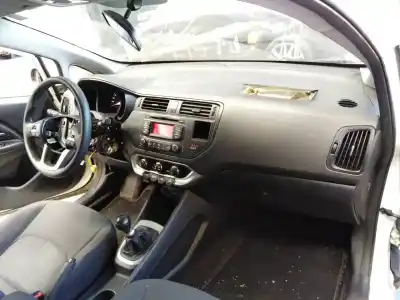 Veículo de Sucata kia rio concept do ano 2014 alimentado g4la