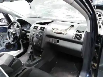Scrapping Vehicle volkswagen touran (1t3) highline of the year 2015 powered cfhc