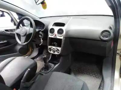 Veicolo di demolizione opel corsa d cosmo dell'anno 2008 alimentato z13dtj