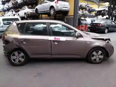 Veicolo di demolizione kia cee´d concept dell'anno 2007 alimentato d4fb