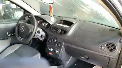 Veículo de Sucata renault clio iii authentique do ano 2007 alimentado k9k766