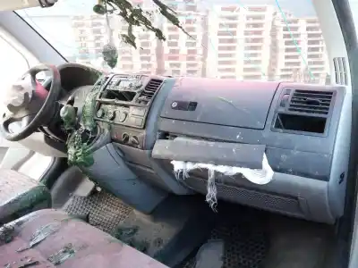 Veicolo di demolizione volkswagen t5 transporter (7e) kasten-mittelhochdach dell'anno 2011 alimentato caac