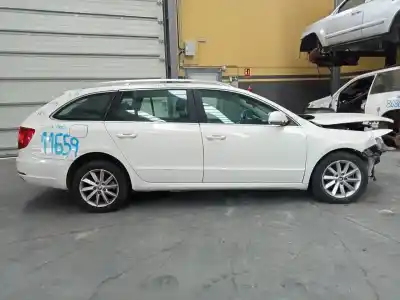 Здавання транспортного засобу SKODA                                              SUPERB COMBI (3T5)                                                                                                                                                                                                                                         Ambition року 2013 потужний CFFB
