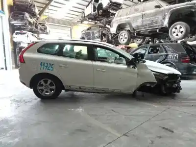 Veicolo di demolizione volvo xc60 r-design momentum dell'anno 2017 alimentato d4204t4