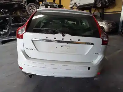 Veicolo di demolizione volvo xc60 r-design momentum dell'anno 2017 alimentato d4204t4