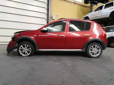 Veículo de Sucata dacia sandero laureate do ano 2012 alimentado k7m818