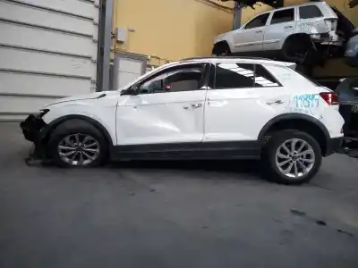 Scrapping Vehicle VOLKSWAGEN T-ROC Sport of the year 2017 powered DTRD