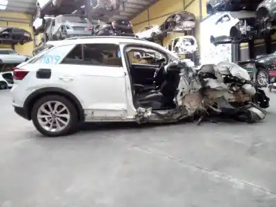 Veículo de Sucata volkswagen t-roc sport do ano 2017 alimentado dtrd