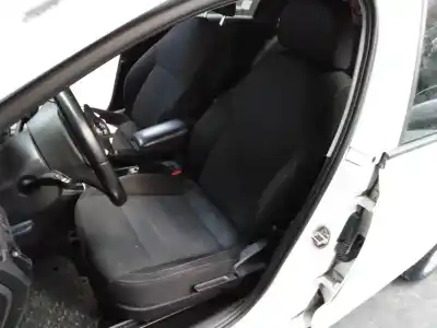 Veículo de Sucata skoda rapid active do ano 2016 alimentado cxma