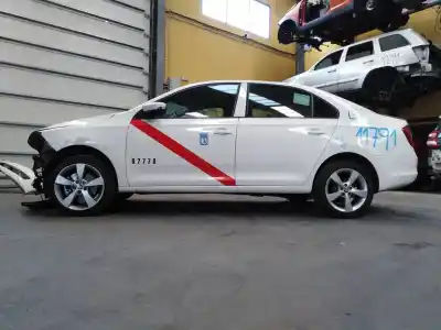 Veículo de Sucata skoda rapid active do ano 2016 alimentado cxma