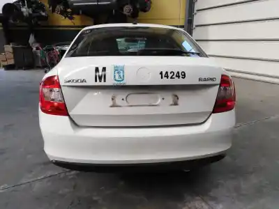 Veículo de Sucata skoda rapid active do ano 2017 alimentado cxma