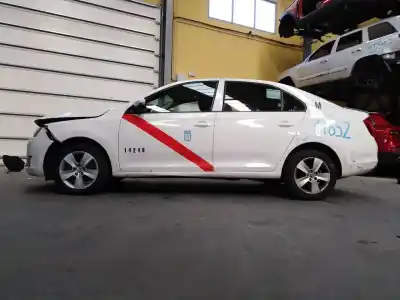 Veículo de Sucata skoda rapid active do ano 2017 alimentado cxma