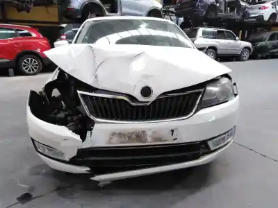 Veículo de Sucata skoda rapid active do ano 2017 alimentado cxma