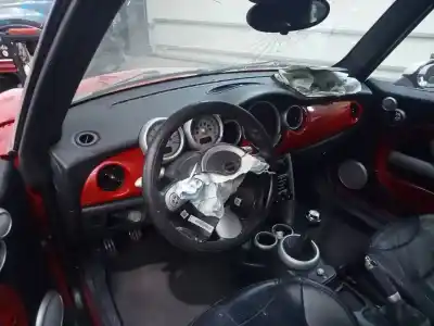 Scrapping Vehicle bmw mini cabrio (r52) cooper s of the year 2004 powered w11b16a