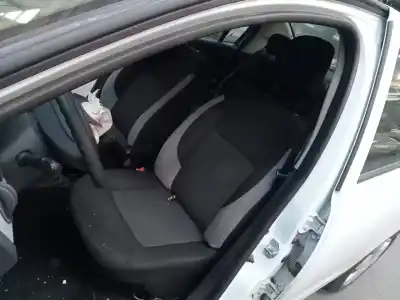Здавання транспортного засобу dacia logan ii ambiance року 2014 потужний d4f732