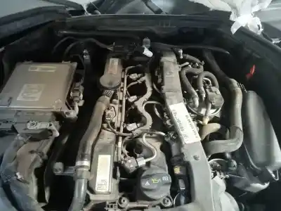 Veículo de Sucata mercedes                                           clase c (w205) lim.                                                                                                                                                                                                                                        c 220 cdi bluetec (205.004)                                                                                                                                                                                                                                do ano 2017 alimentado 651921